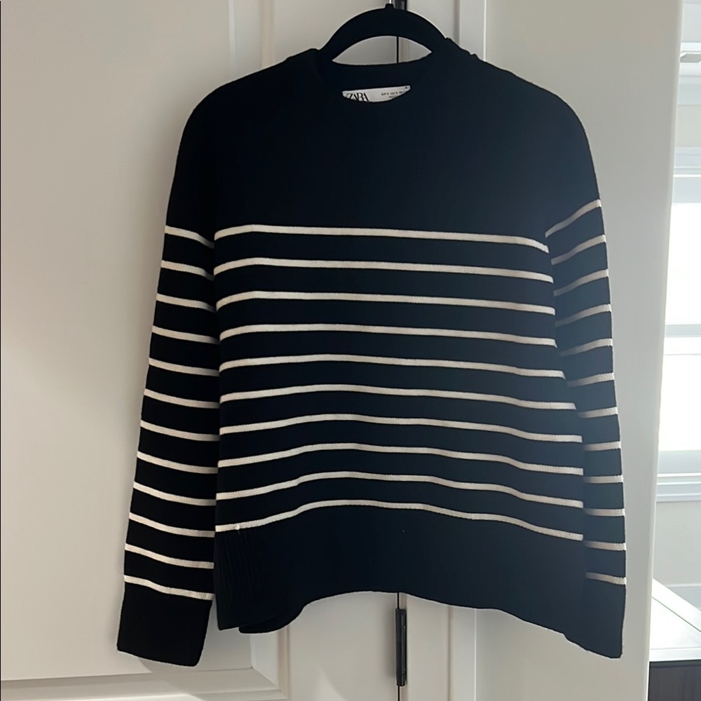 Zara Black and White Striped Sweater NWOT Size Sm